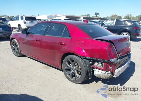 2023 Chrysler 300 300S z USA, uszkodzony, nr VIN 2C3CCABG7PH620410